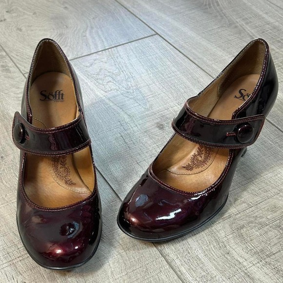 Söfft Shoes - Söfft Burgundy Patent Leather Mary Jane Heels - Size 9 Chunky Comfort Pumps